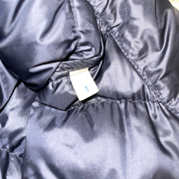 Navy Moncler jacket in perfect condition light weight and super comfortable - Picture 5 of 8